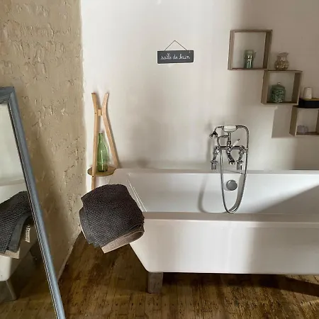 La Maison Du Commandeur Πανσιόν 3*