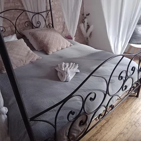 Πανσιόν La Maison Du Commandeur 3*