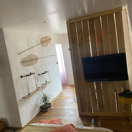 La Maison Du Commandeur Πανσιόν 3*