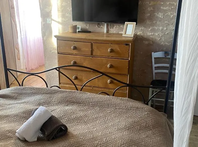 Guest house La Maison Du Commandeur 3*